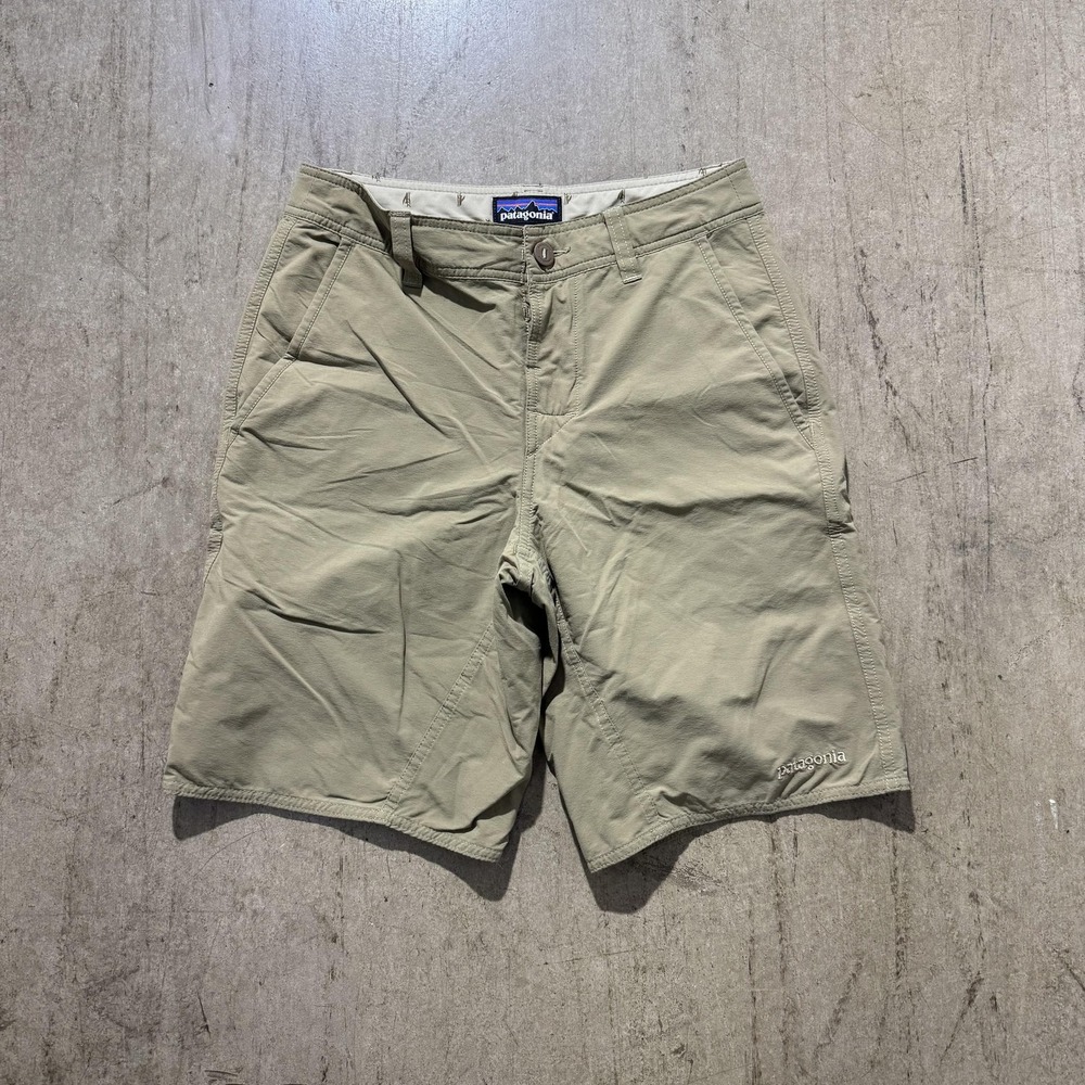 Patagonia Shorts Mens 28 Beige Nylon Chino Casual Outdoor Hiking Travel